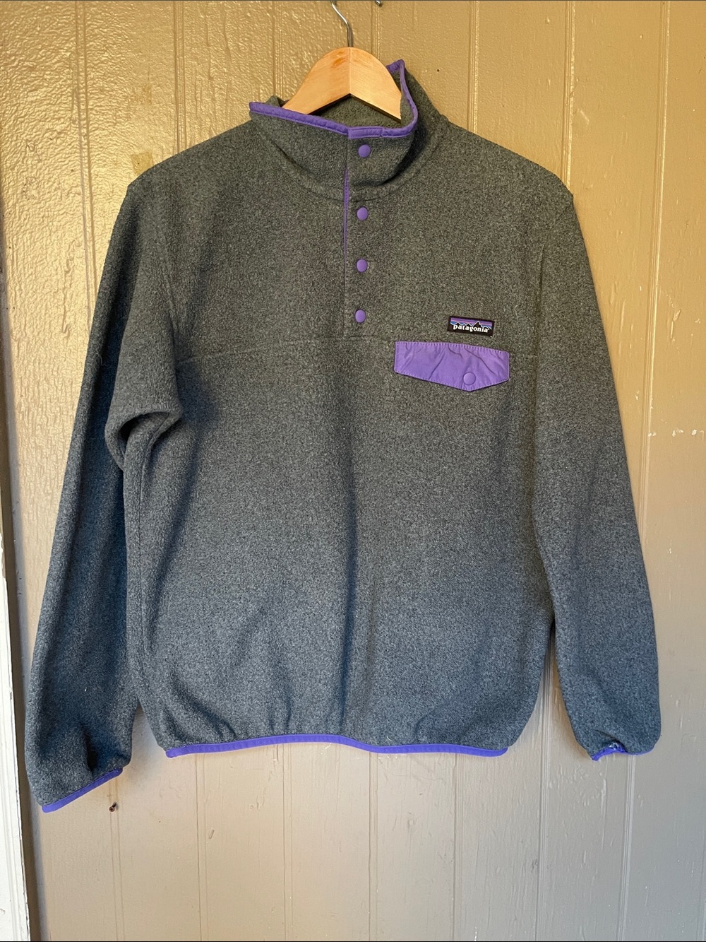 Patagonia Synchilla women’s Gray Fleece Snap-T Pullover  Size M